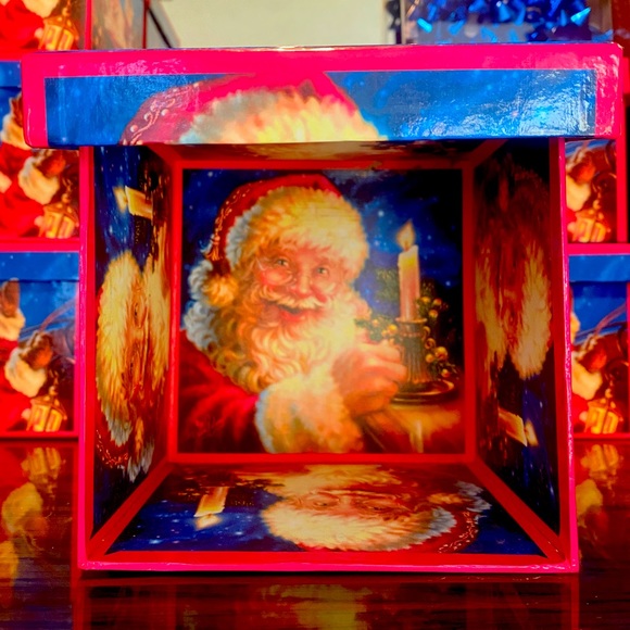 🎅LINDY BOWMAN🎅 7 SANTA CHRISTMAS HOLIDAY GIFT BOXES & 9-CT MINI BOWS NWT🎁 - Picture 2 of 9